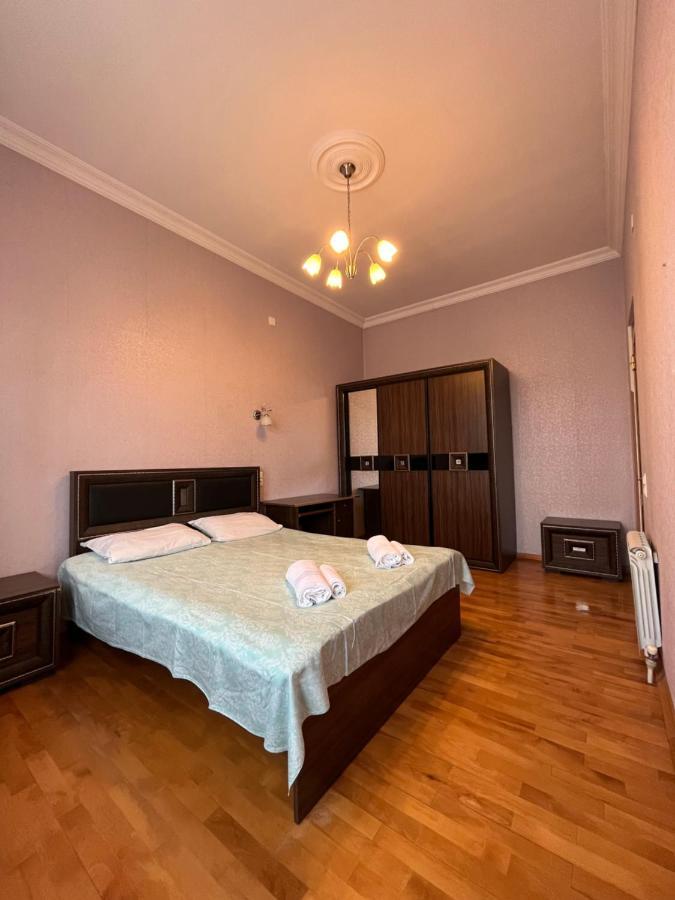 ホテル House On Ganja Street クタイシ エクステリア 写真