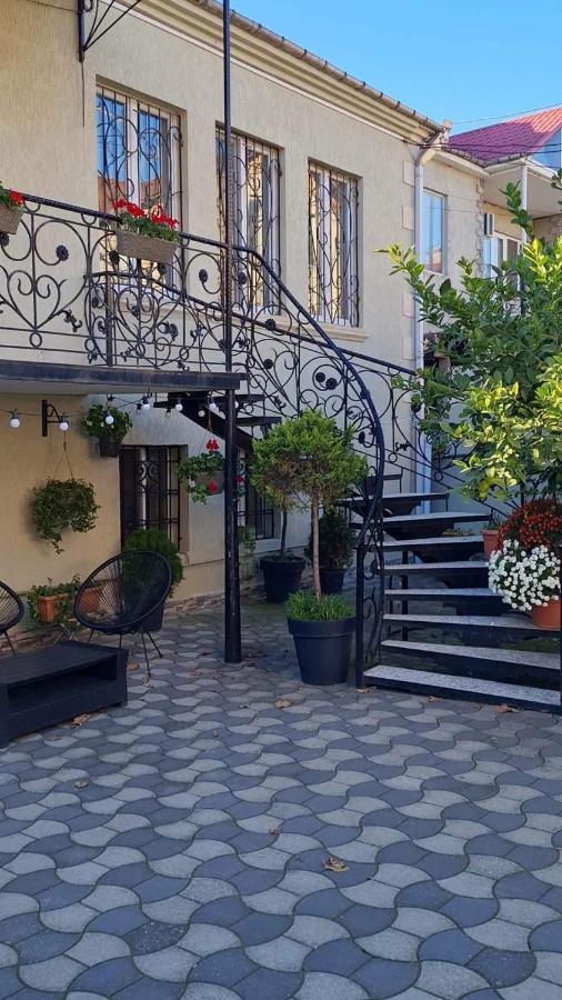ホテル House On Ganja Street クタイシ エクステリア 写真