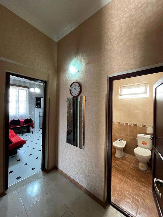 ホテル House On Ganja Street クタイシ エクステリア 写真