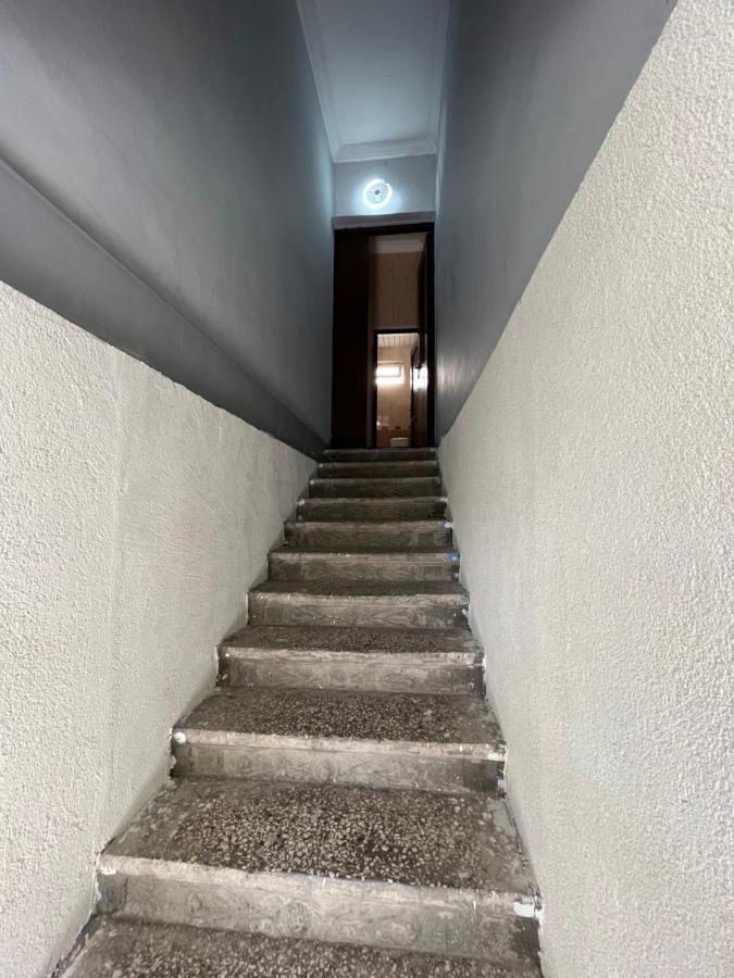 ホテル House On Ganja Street クタイシ エクステリア 写真